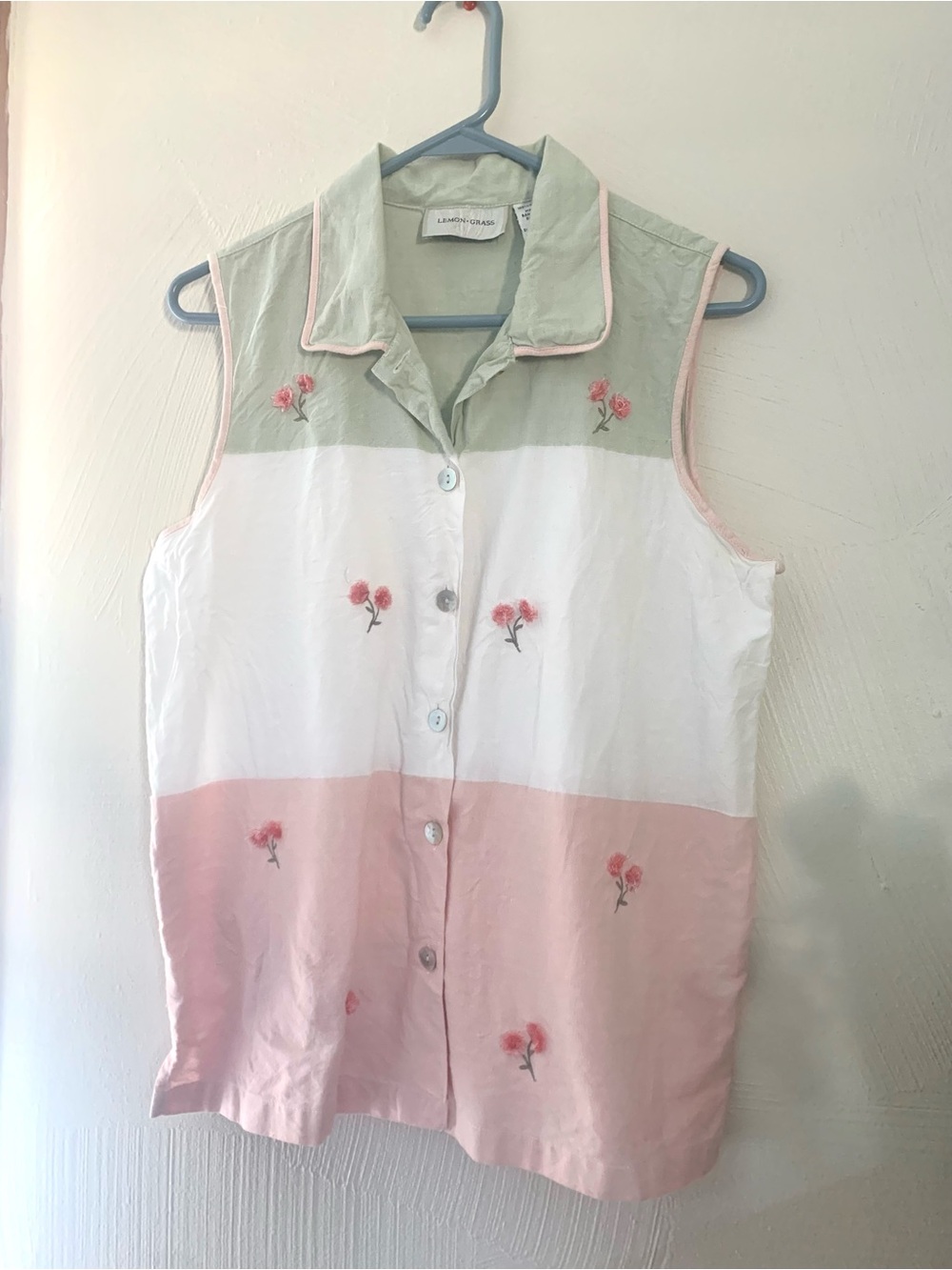 Vintage sleeveless Button down top. Cottage core vibes.
